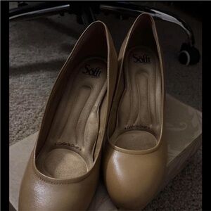 Sofft Women's Classic Beige Heels
